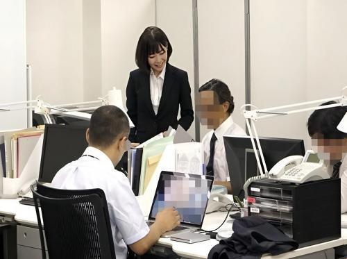 เมื่อเอมิฟุกาดะทำงานเป็นเลขานุการ