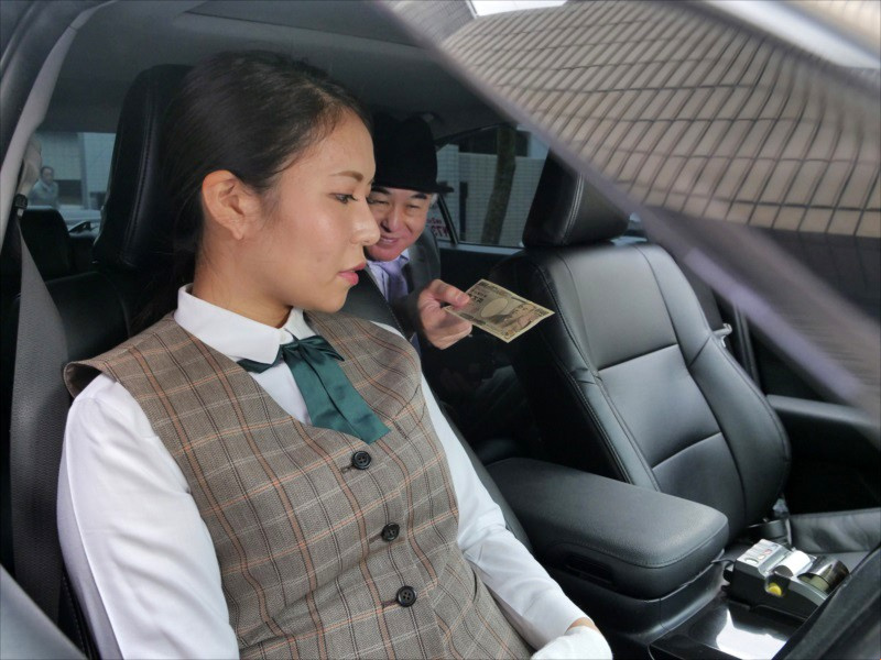 ANGR-006 夫が家で病気になり、妻が運転を引き継いでそれで終わりです