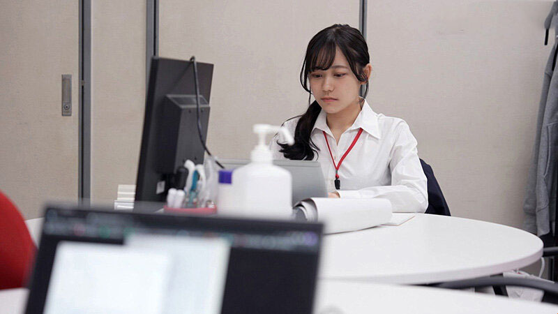 SDJS-202 可愛い同僚と残業